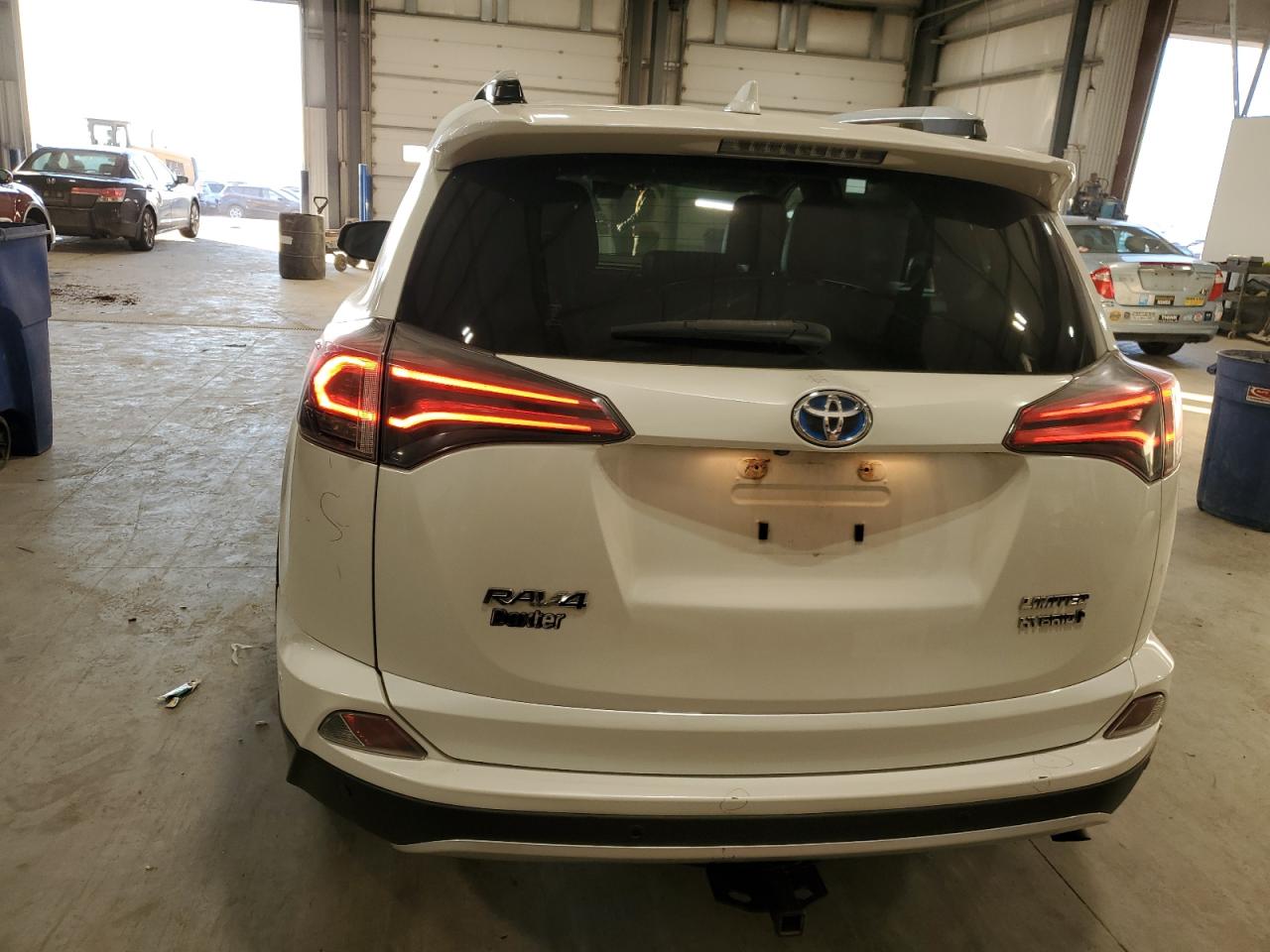 2016 Toyota RAV 4 - Image 6