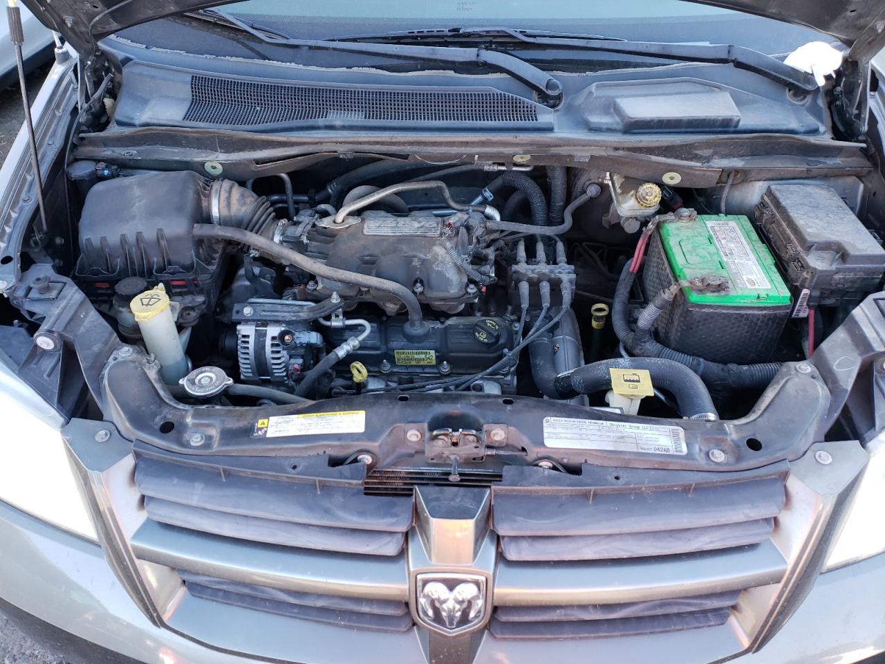 2010 Dodge Caravan - Image 12