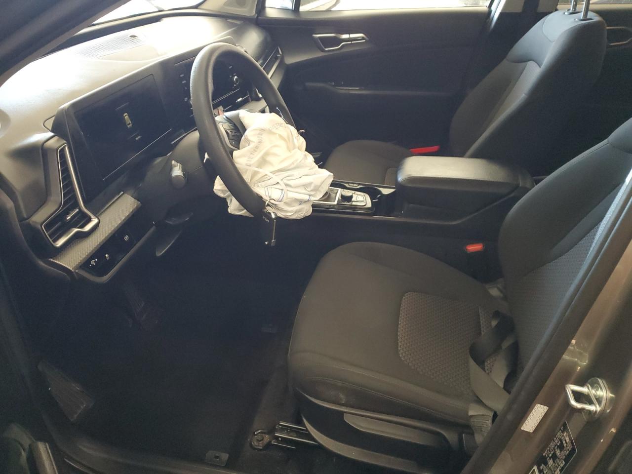 2023 Kia Sportage - Image 7