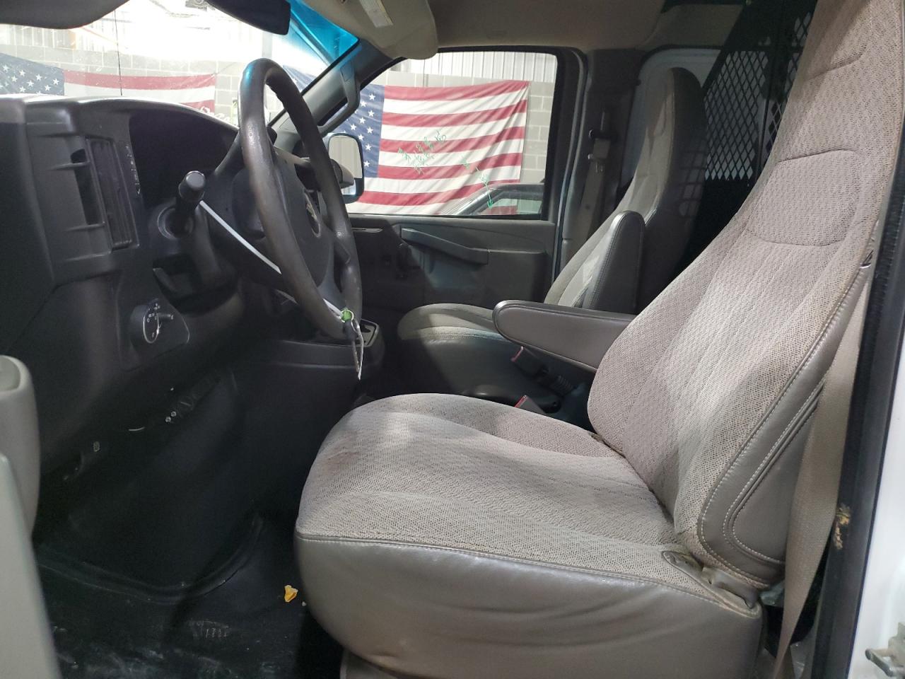 2017 Chevrolet Express - Image 7