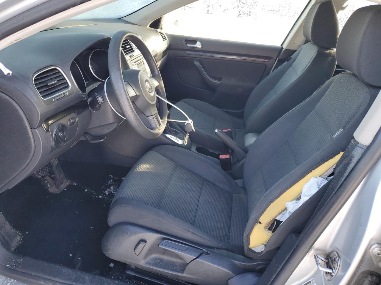 2010 Volkswagen Jetta - Image 7