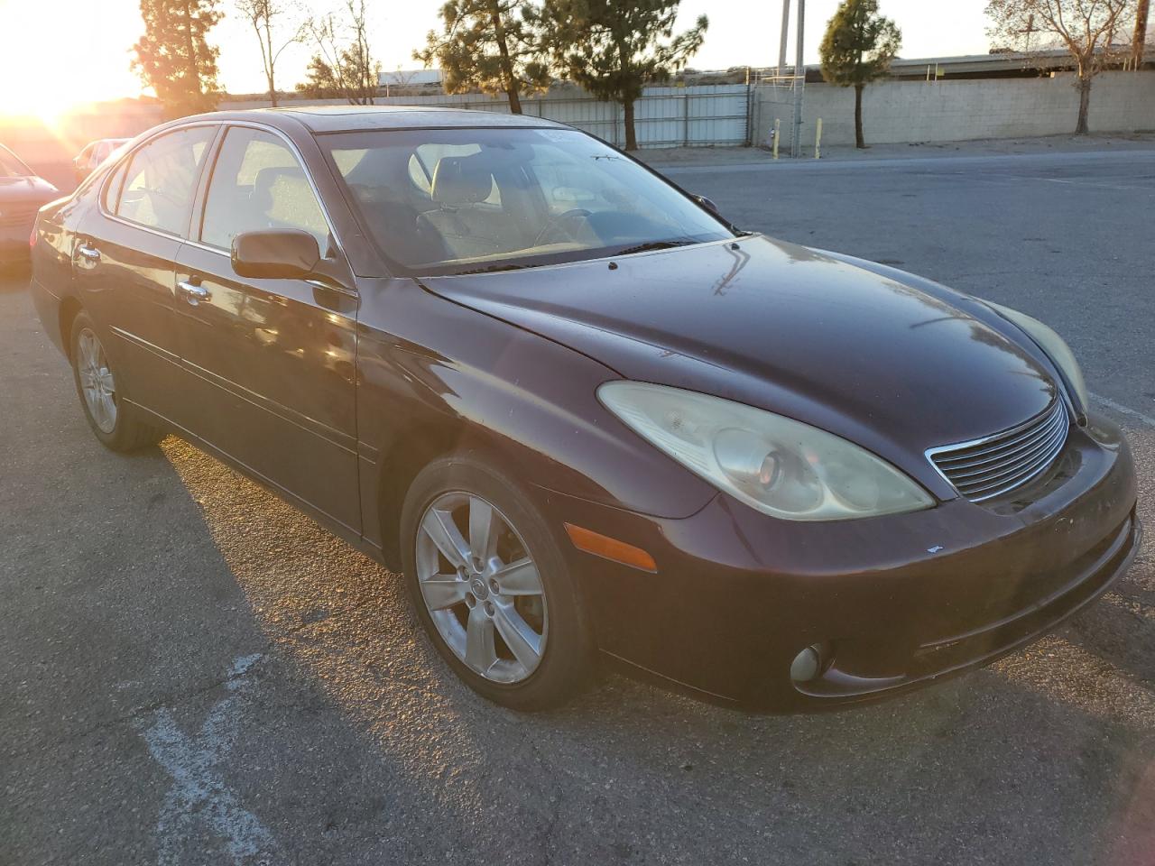 2005 Lexus ES - Image 4