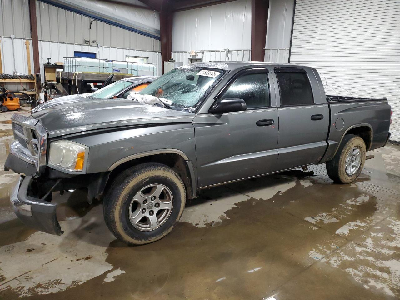2005 Dodge Dakota - Image 1