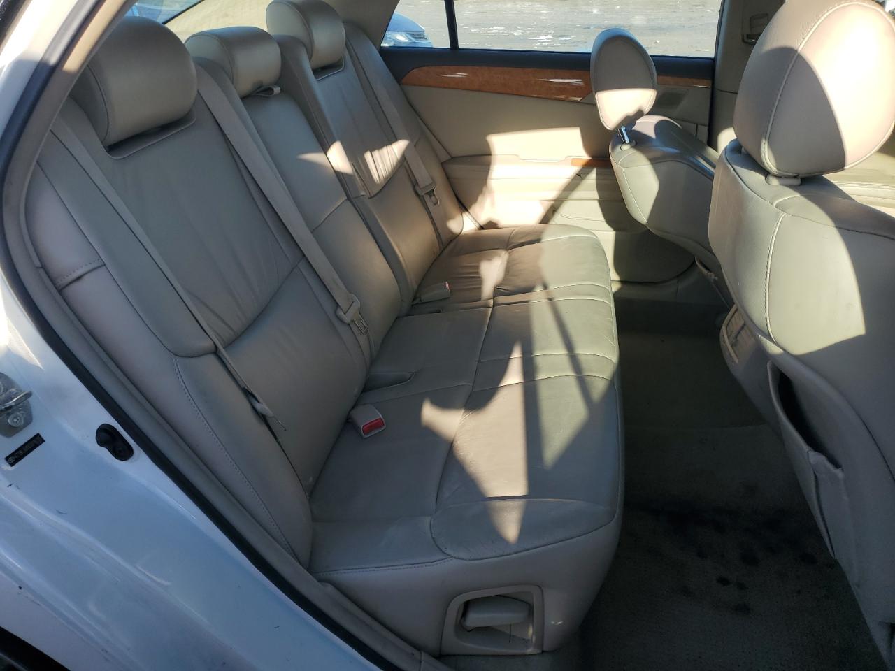 2005 Toyota Avalon - Image 11