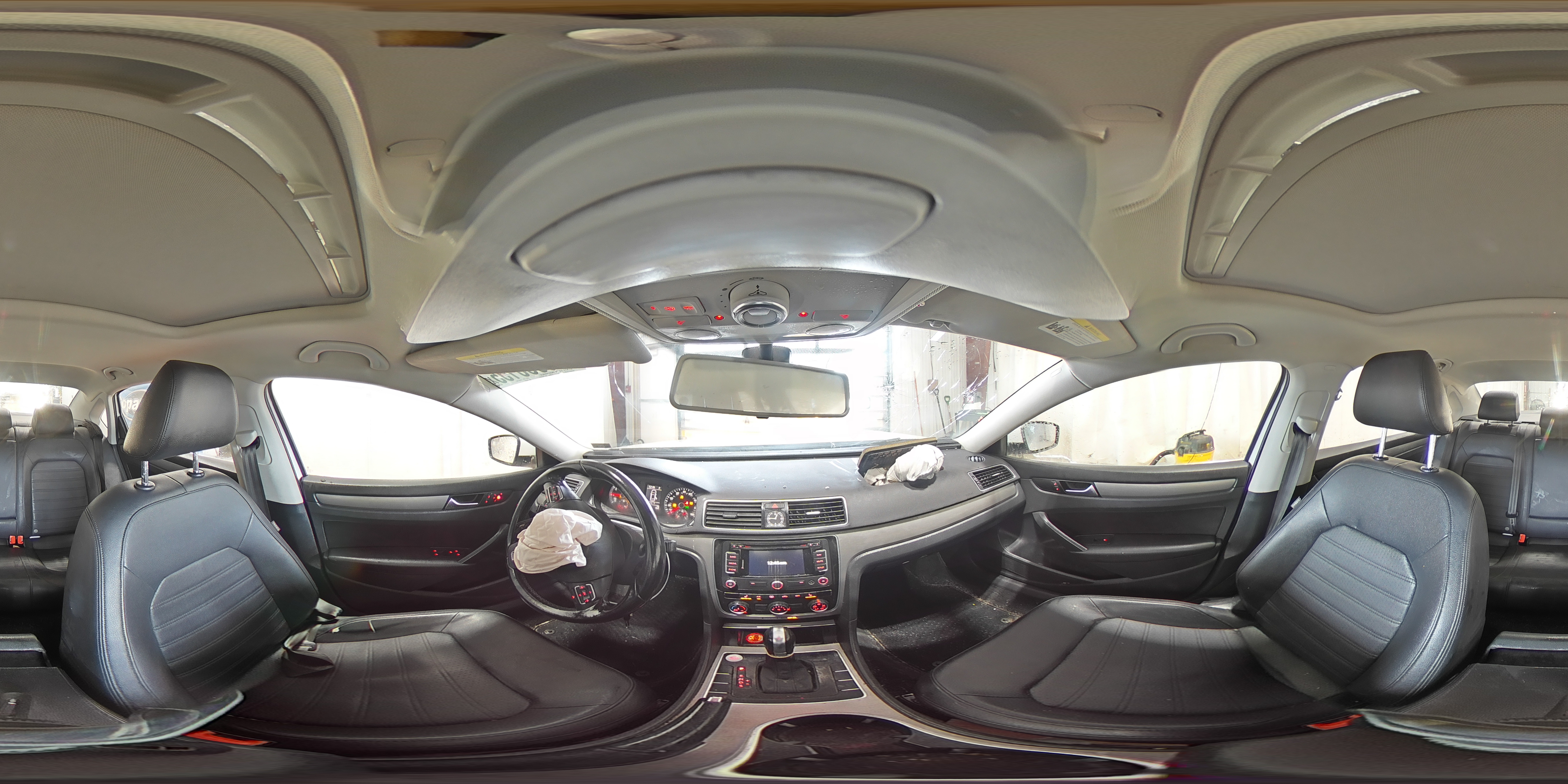 2015 Volkswagen Passat - Image 15