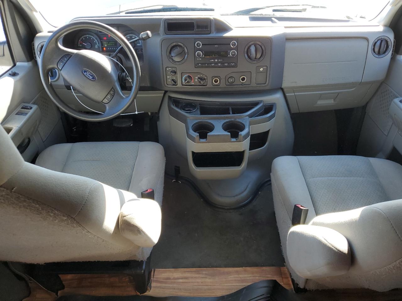 2009 Ford Econoline - Image 8