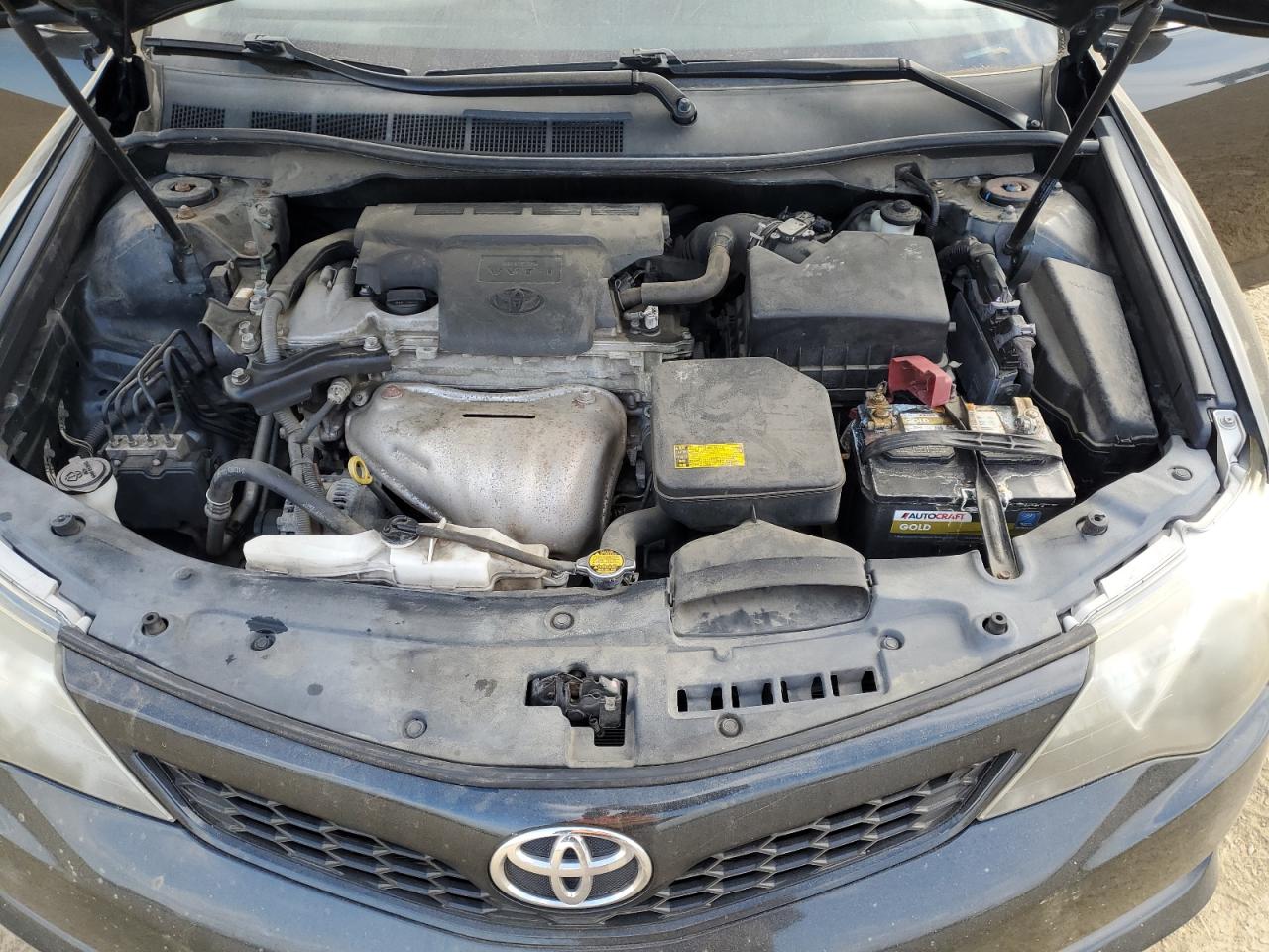 2013 Toyota Camry - Image 12