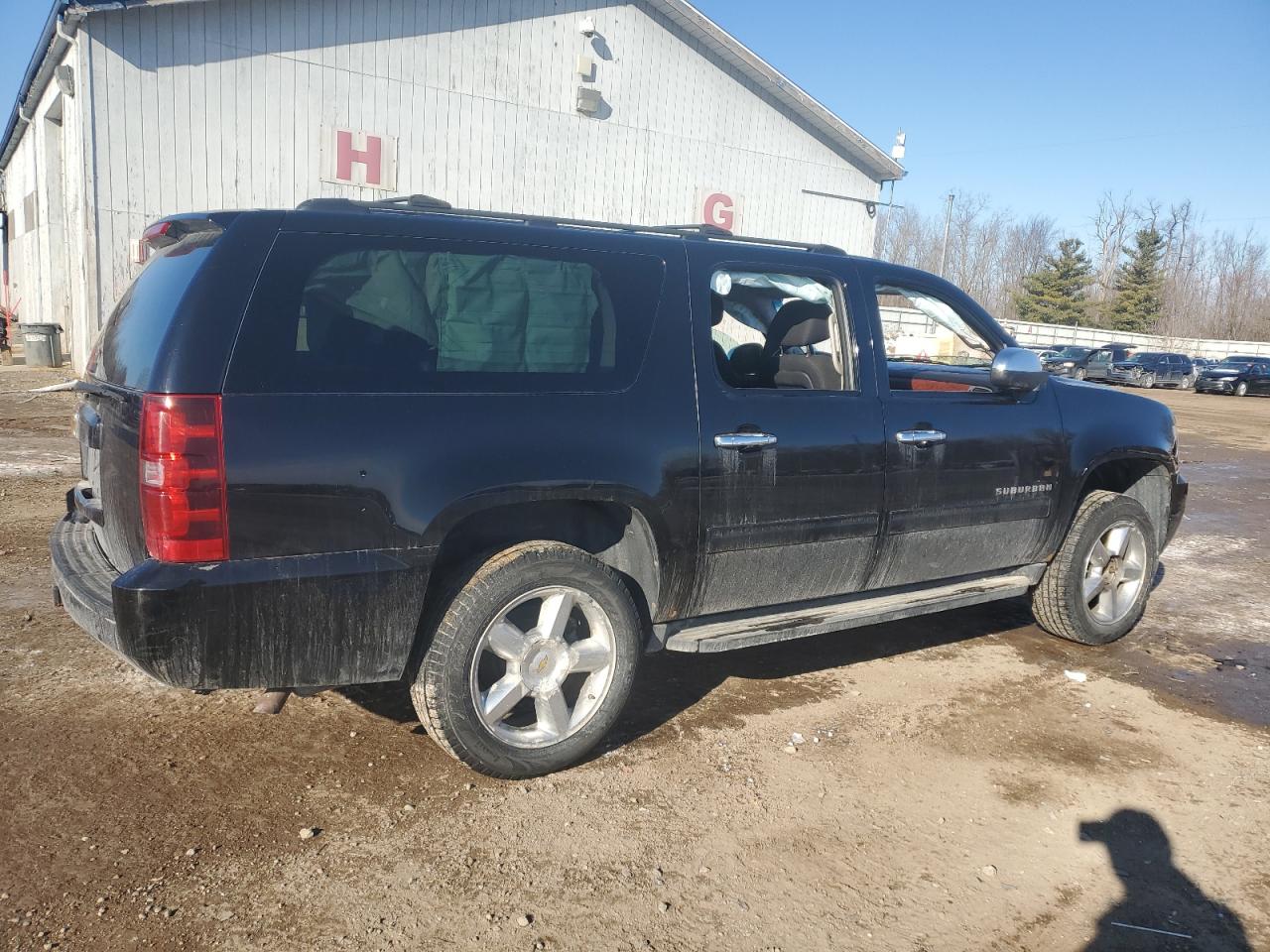 2013 Chevrolet Suburban - Image 3
