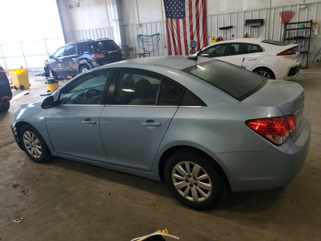 2011 Chevrolet Cruze - Image 2