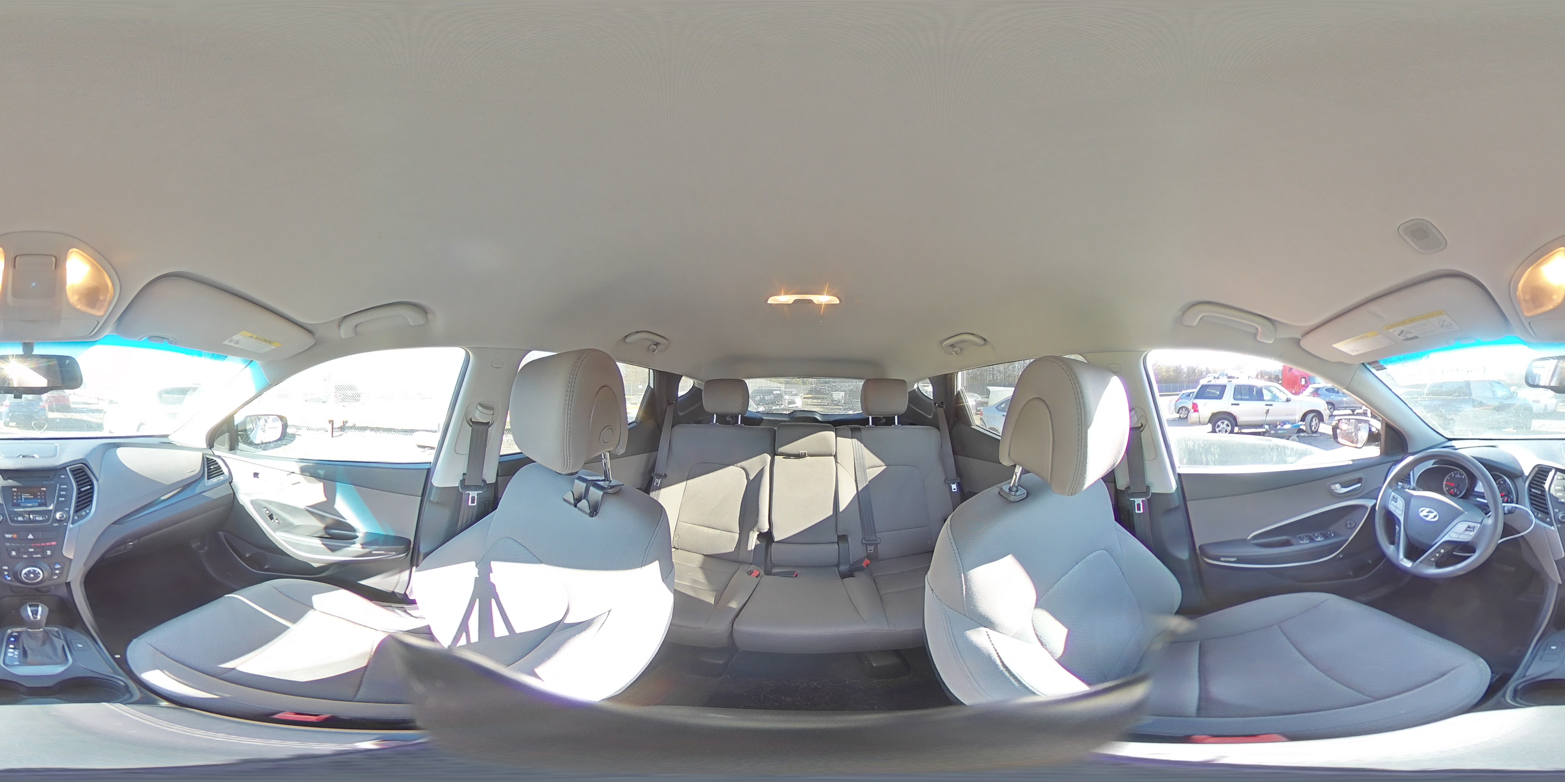 2016 Hyundai Santa Fe - Image 14