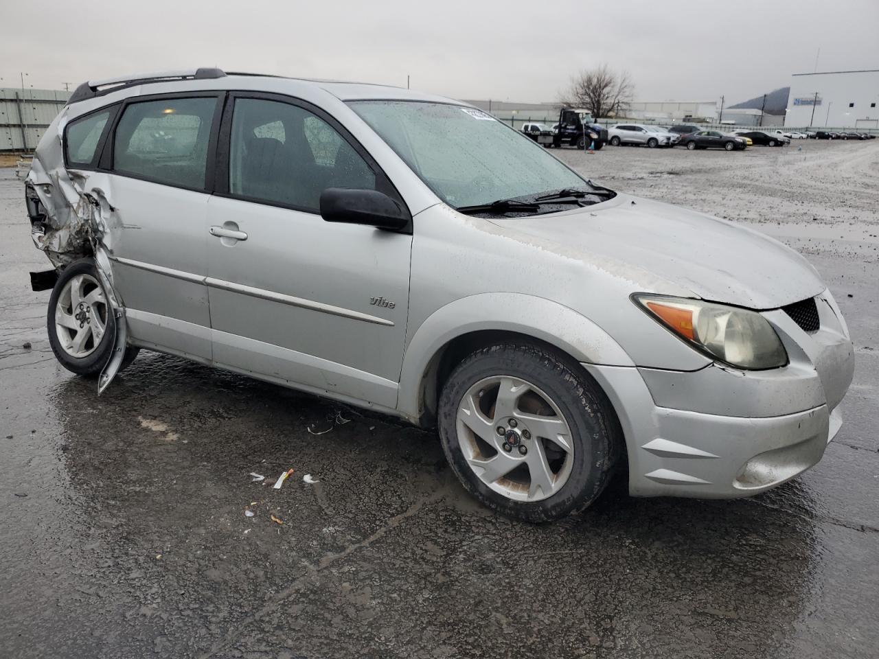 2004 Pontiac Vibe - Image 4