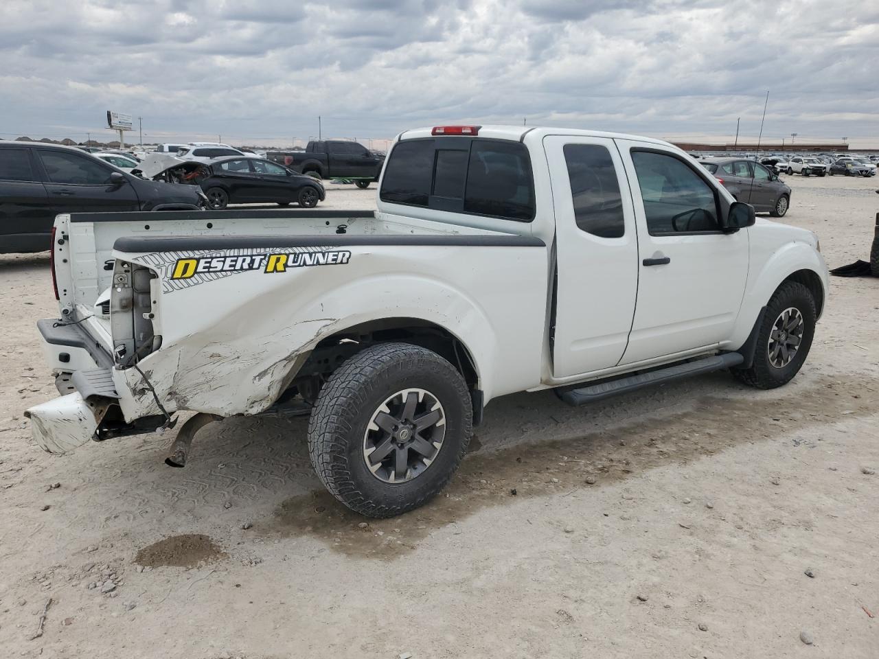 2017 Nissan Navara (Frontier) - Image 3