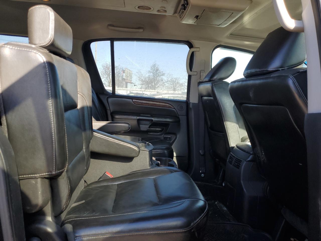 2010 Nissan Armada - Image 11