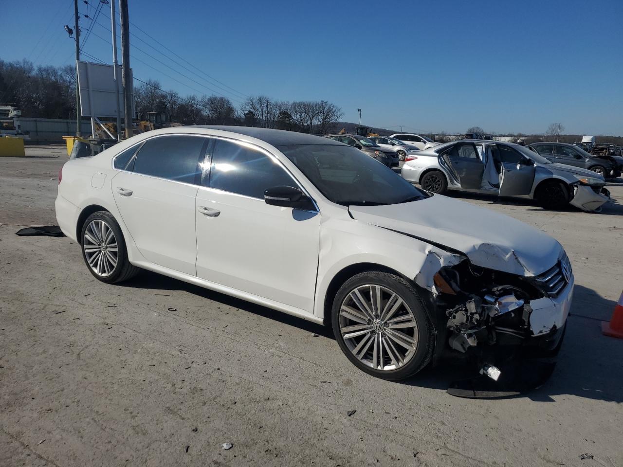 2014 Volkswagen Passat - Image 4