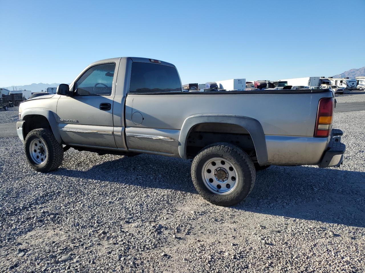 2002 GMC Sierra - Image 2