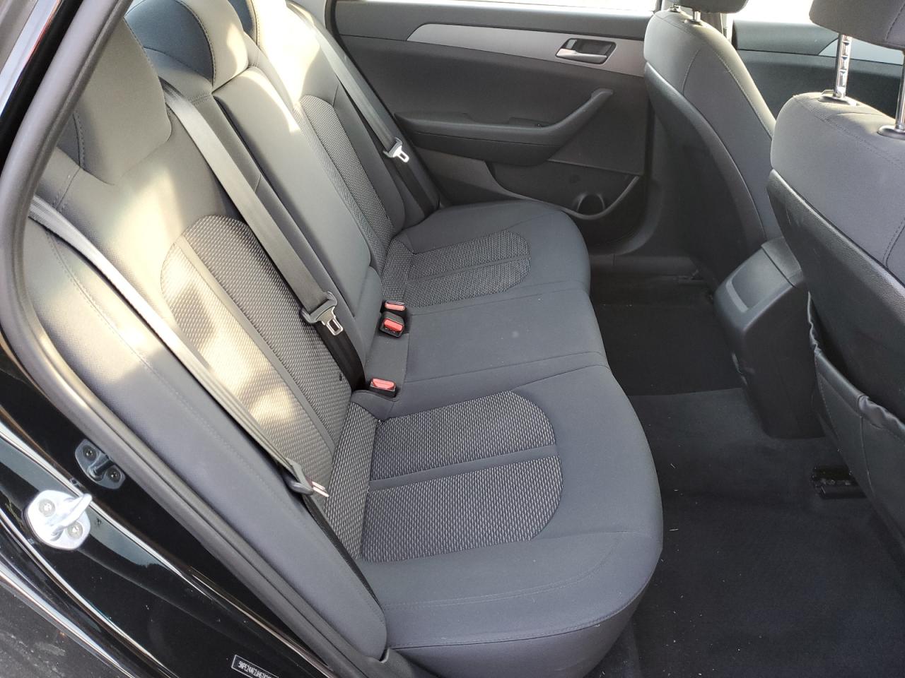 2018 Hyundai Sonata - Image 11