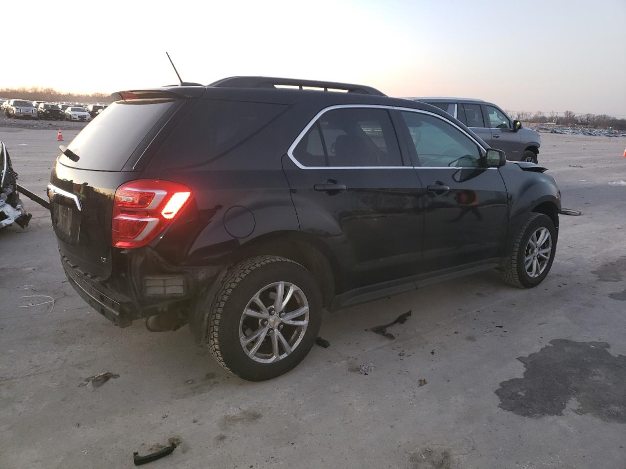 2017 Chevrolet Equinox - Image 3