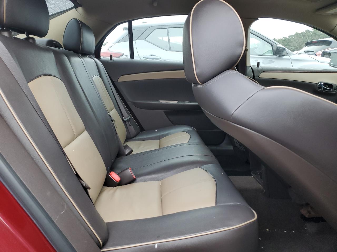 2011 Chevrolet Malibu - Image 10