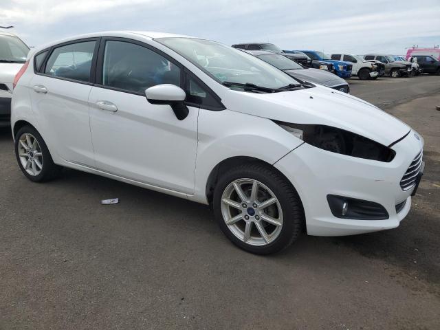  FORD FIESTA 2017 Белы