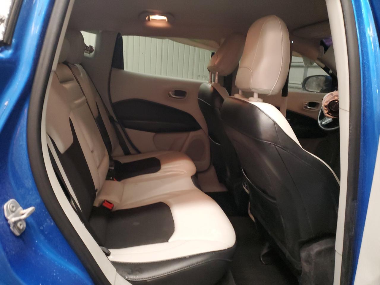 2018 Jeep Compass - Image 11