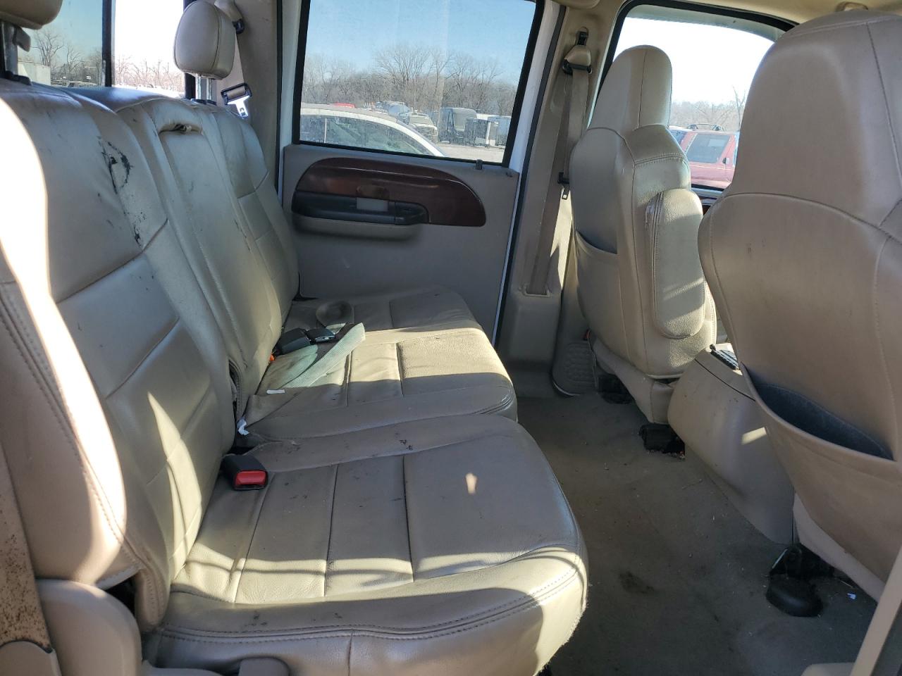 2005 Ford F250 - Image 10