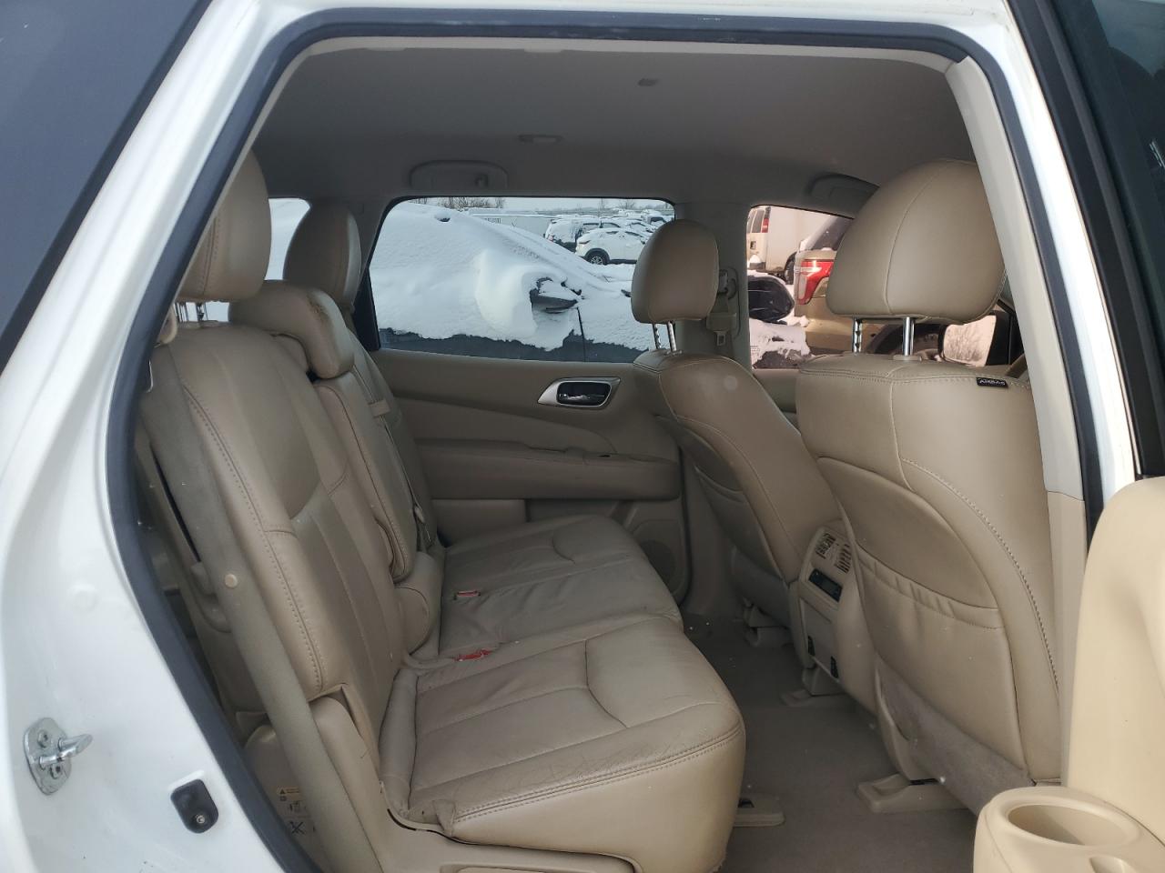 2014 Nissan Pathfinder - Image 11