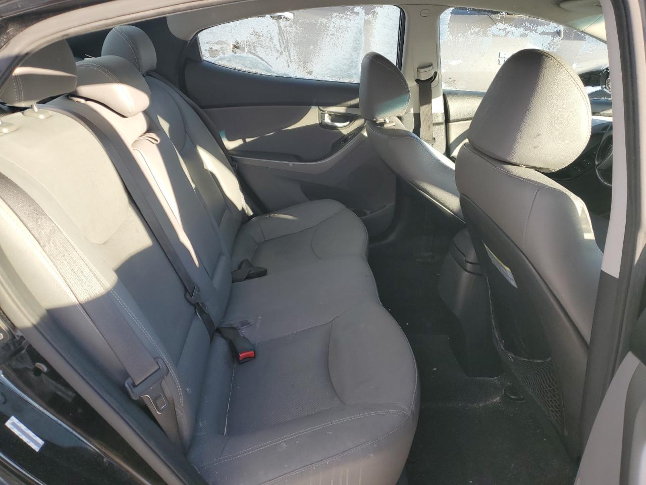 2014 Hyundai Elantra - Image 10