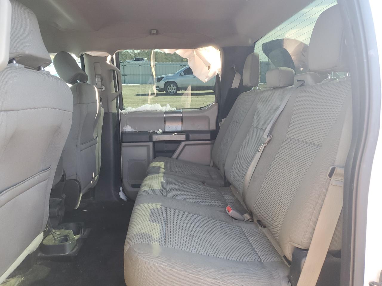 2015 Ford F-150 - Image 11