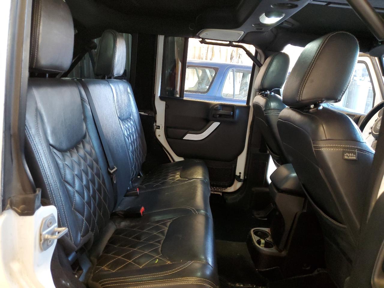 2015 Jeep Wrangler - Image 11