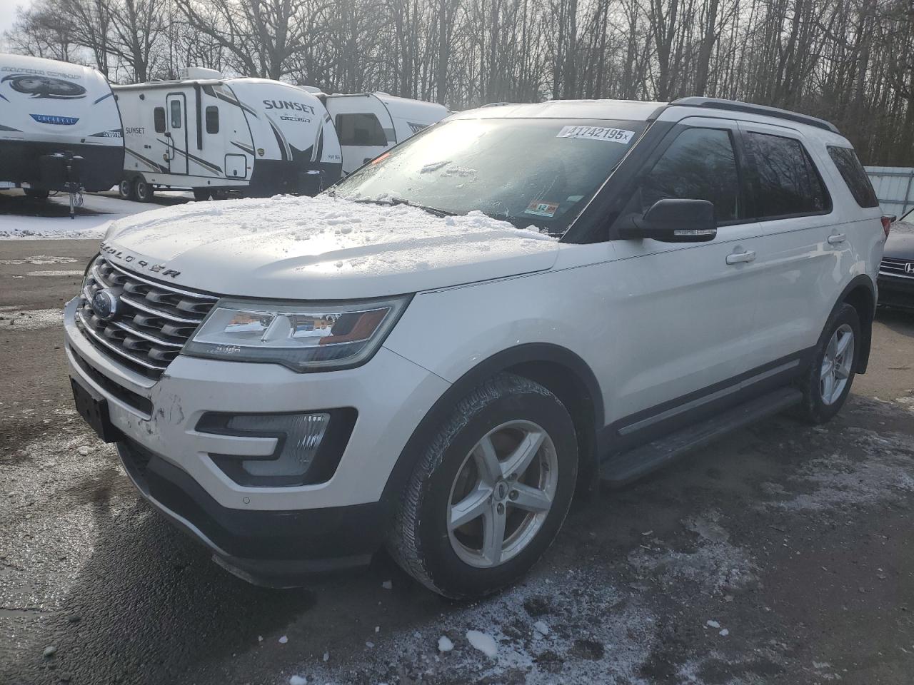 2016 Ford Explorer - Image 1