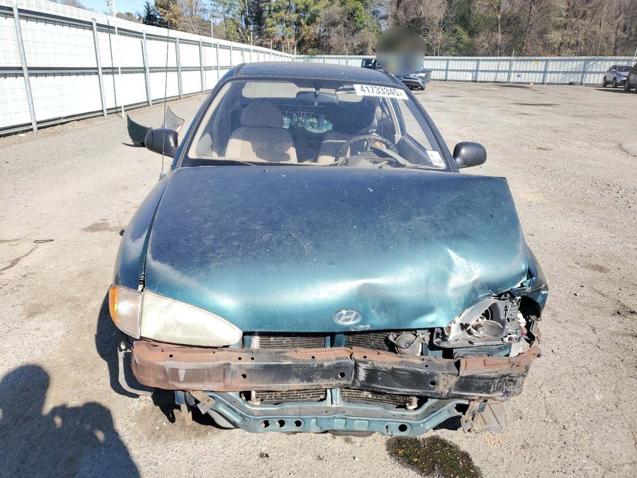 1999 Hyundai Accent - Image 5