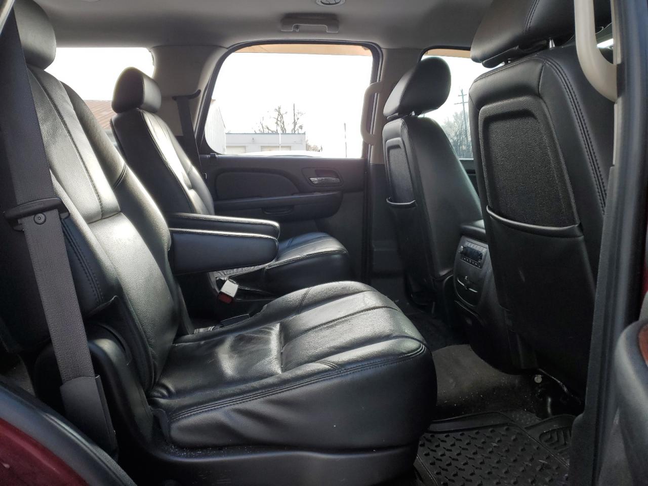 2010 Chevrolet Tahoe - Image 11