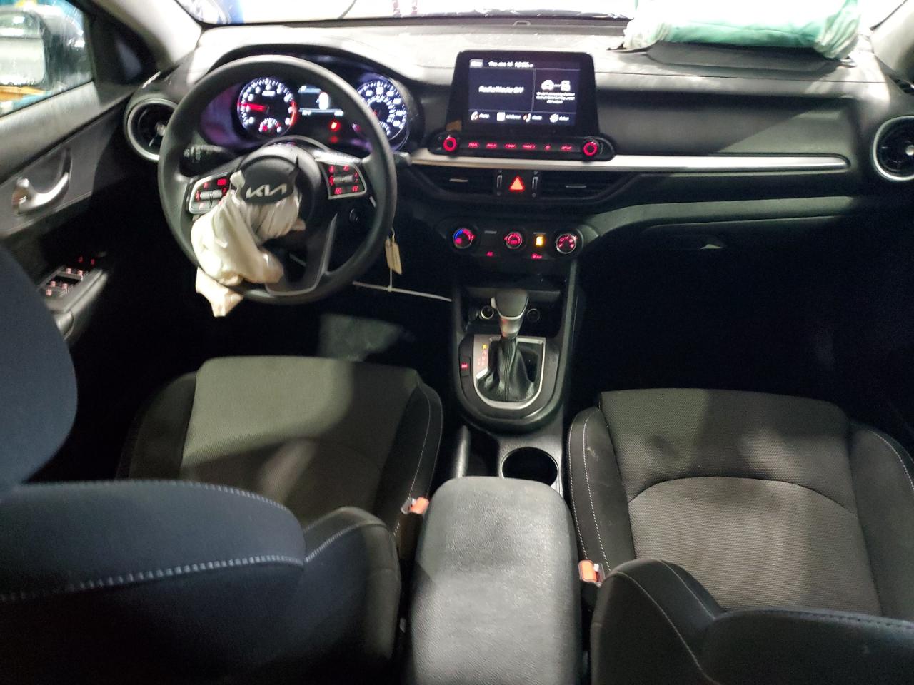 2023 Kia Forte - Image 8