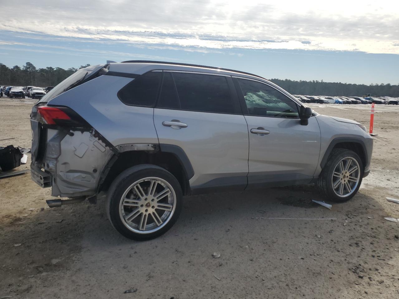 2019 Toyota RAV 4 - Image 3