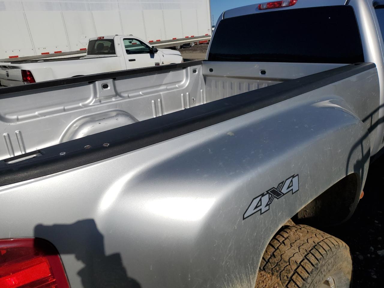 2010 Chevrolet Silverado - Image 10