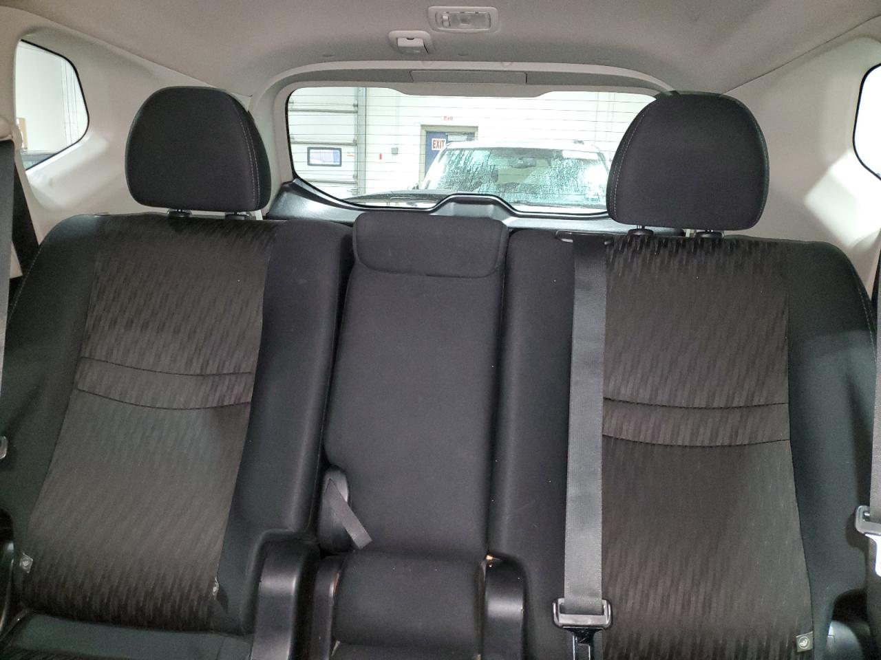 2018 Nissan Rogue - Image 10