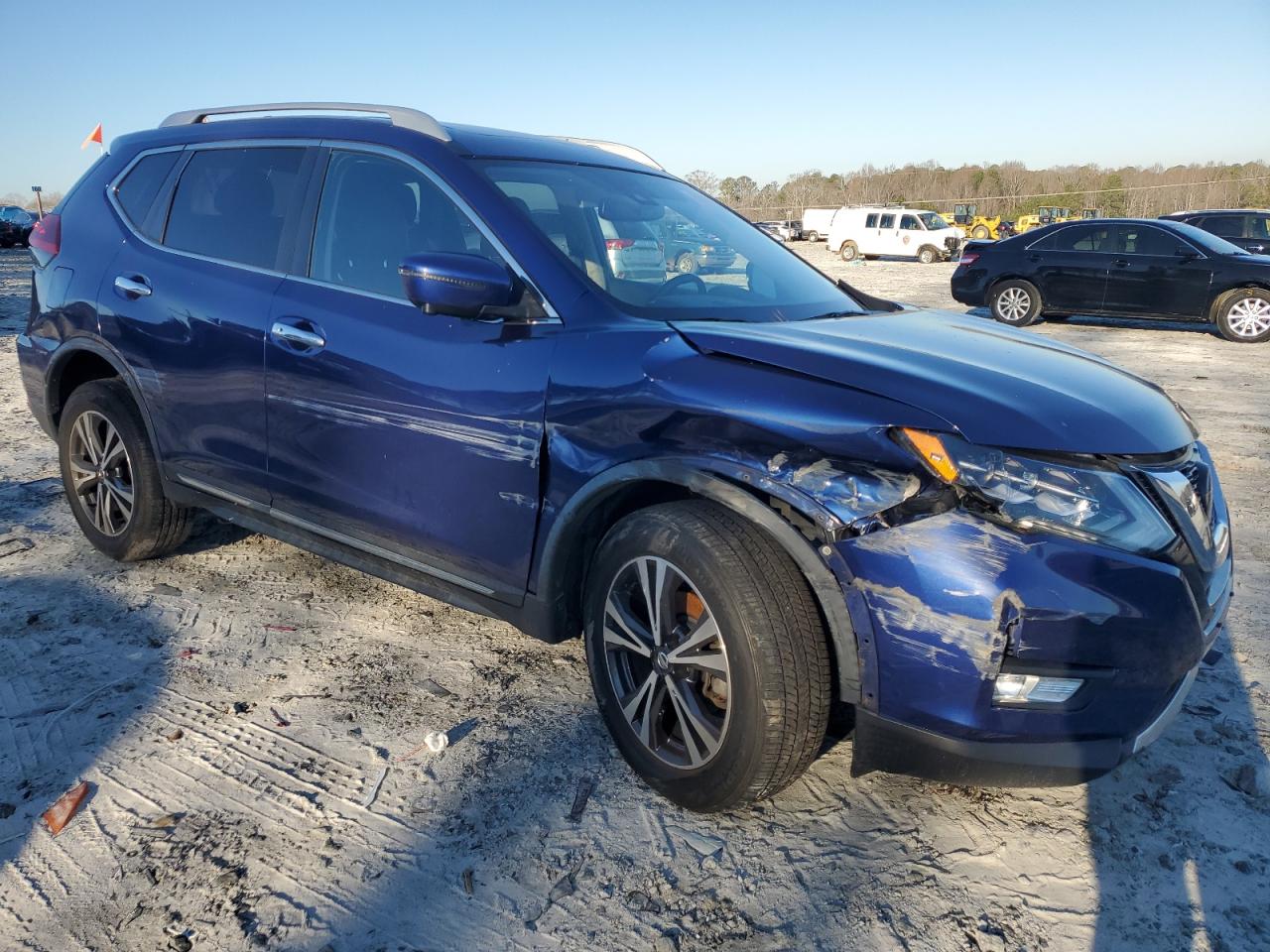 2018 Nissan Rogue - Image 4