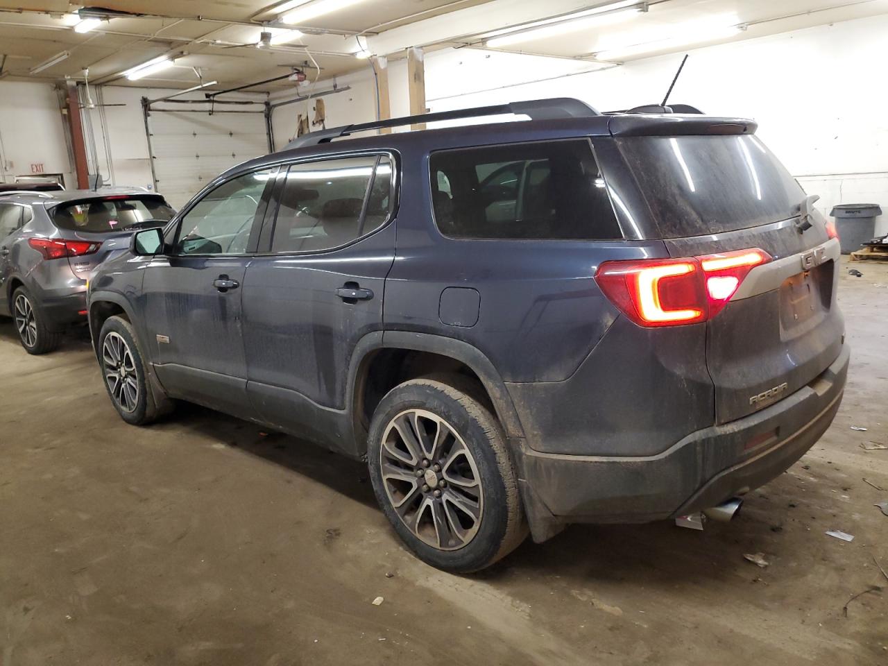 2018 GMC Acadia - Image 2