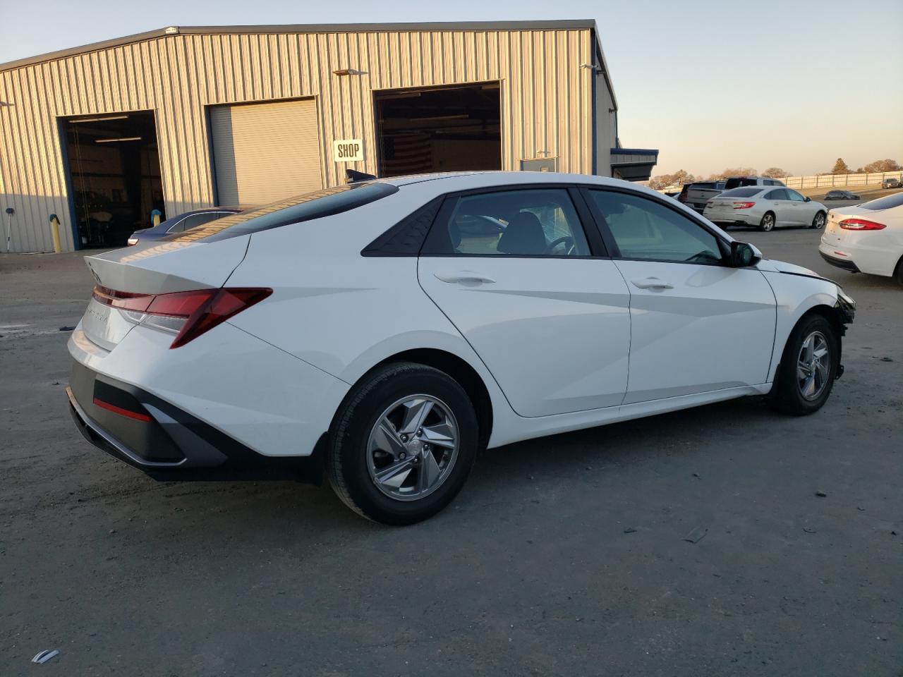 2024 Hyundai Elantra - Image 3