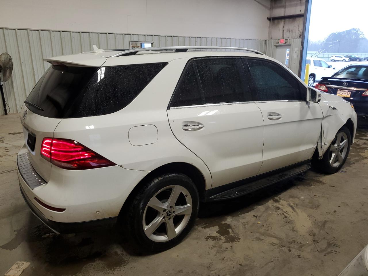 2018 Mercedes-Benz GLE - Image 3