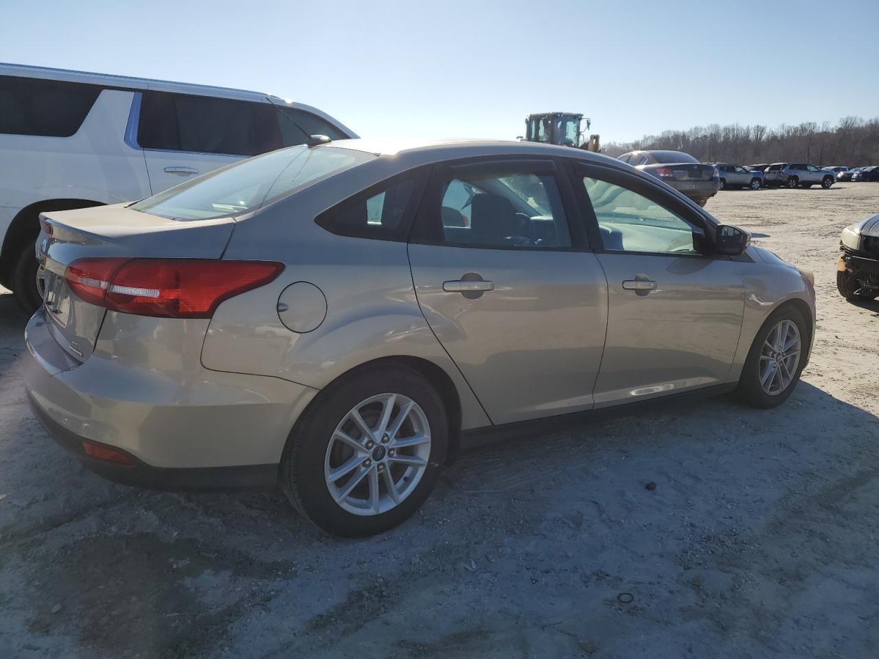 VIN 1FADP3F27FL214391 2015 FORD FOCUS no.3