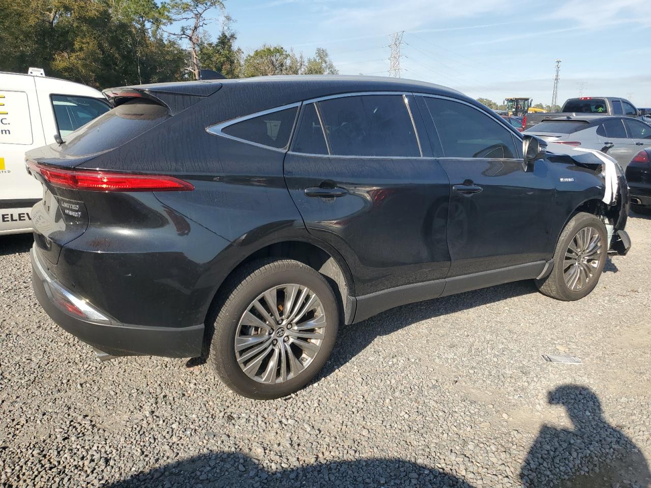 2021 Toyota Venza - Image 3