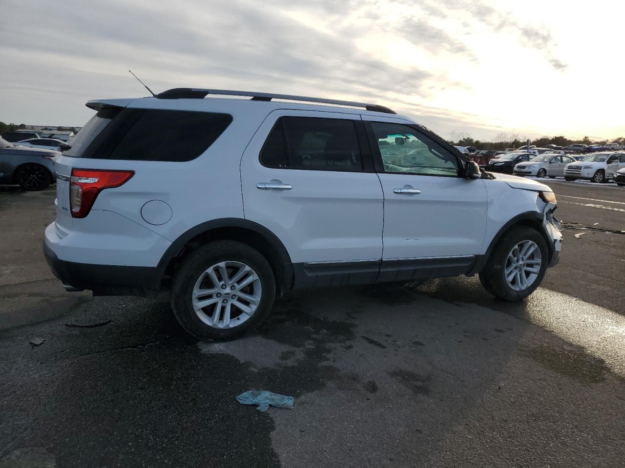 2014 Ford Explorer - Image 3