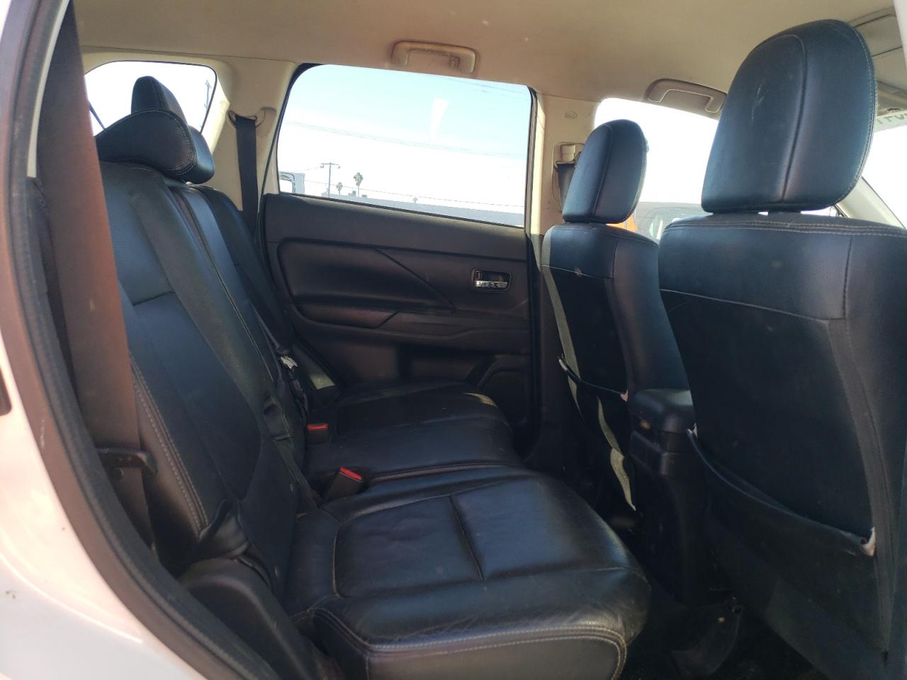 2016 Mitsubishi Outlander - Image 11