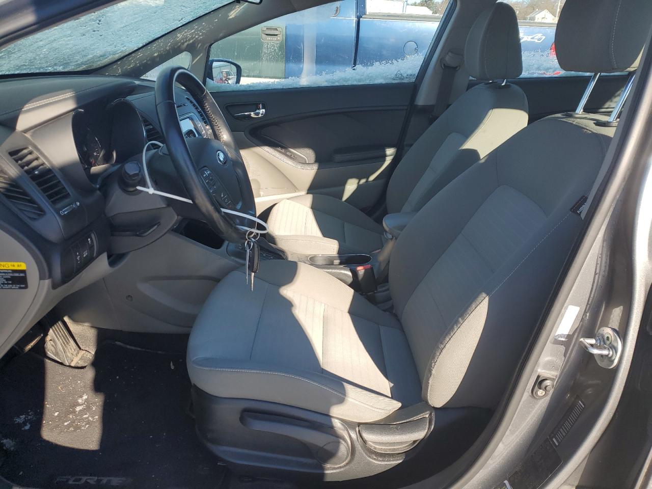 2016 Kia Forte - Image 7