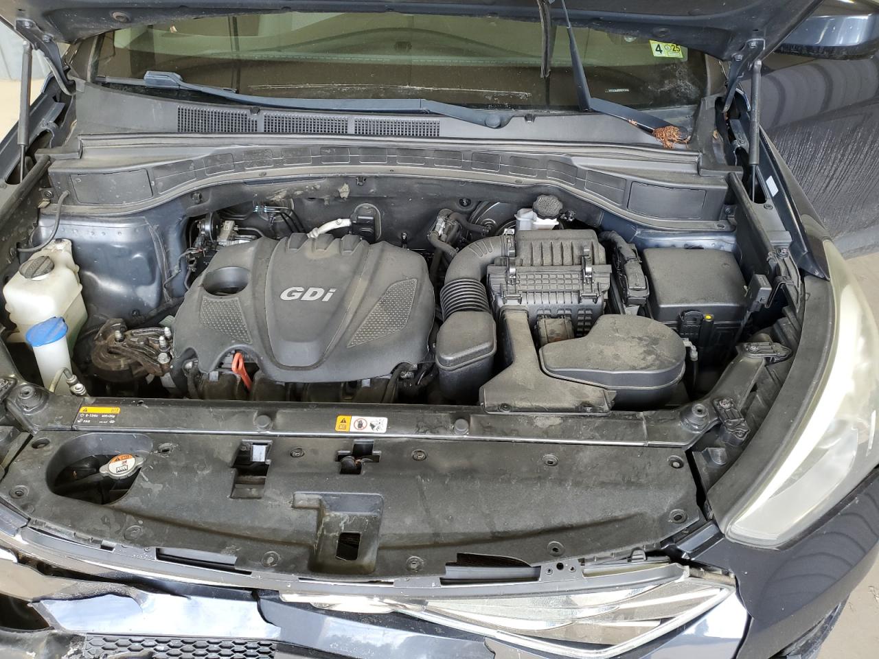 2016 Hyundai Santa Fe - Image 12