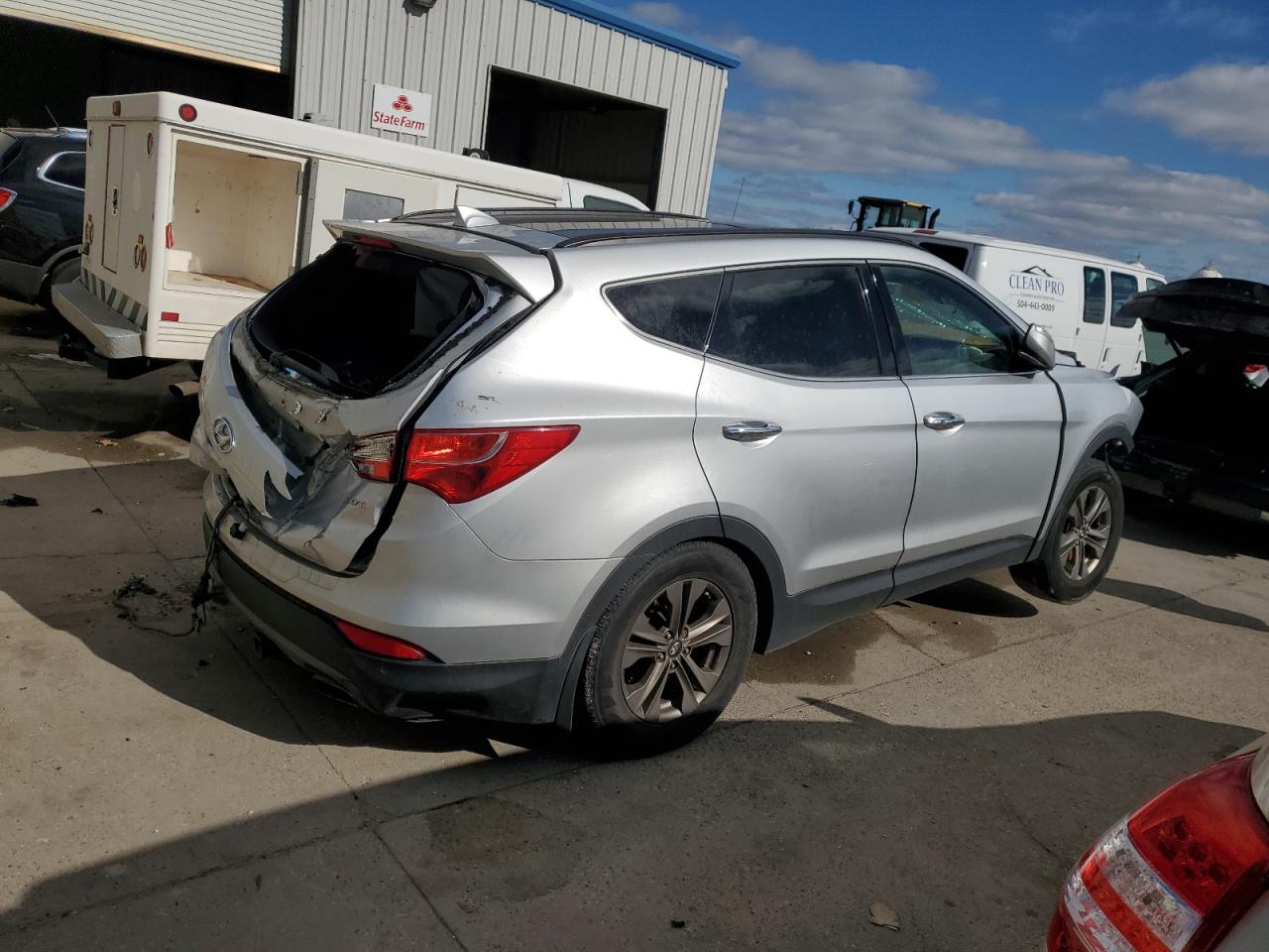 2015 Hyundai Santa Fe - Image 3