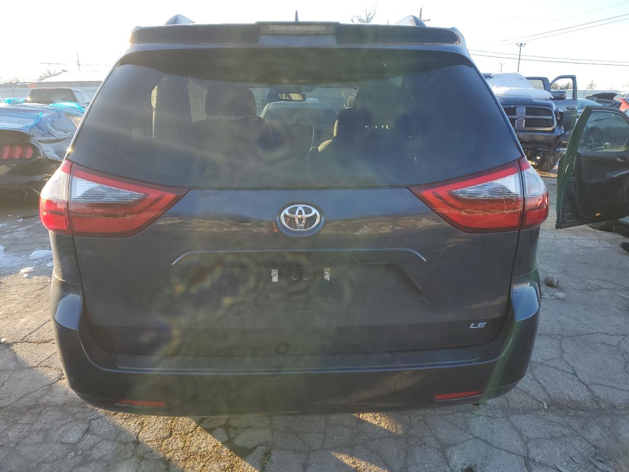 2020 Toyota Sienna - Image 6