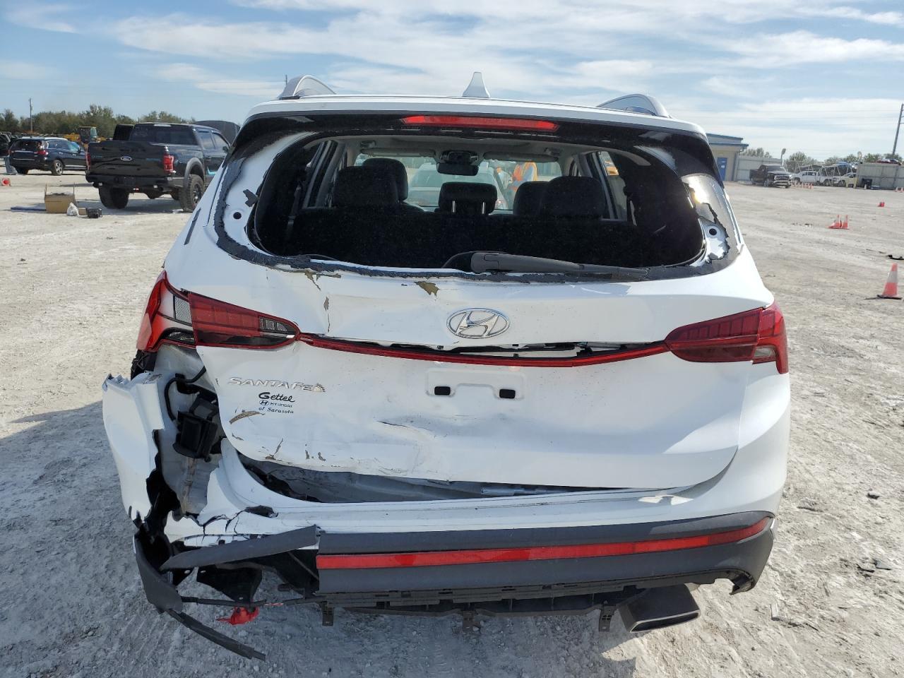 2021 Hyundai Santa Fe - Image 6