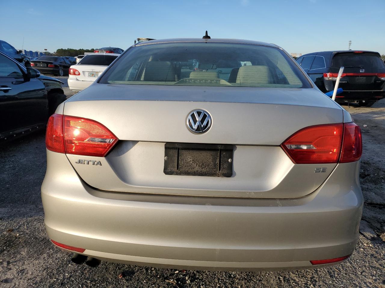 2014 Volkswagen Jetta - Image 6